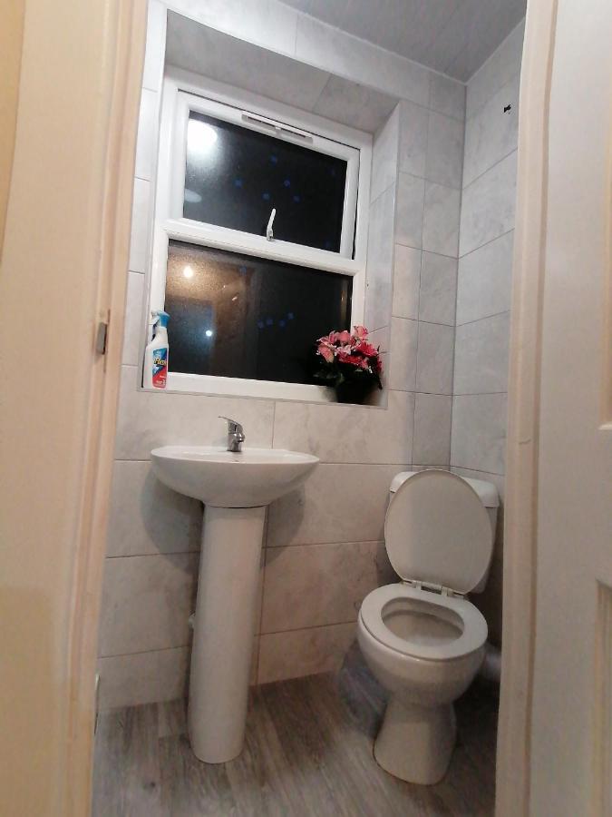 Self-Contained Studio Flat Bathrooms Kitchens Upgrade Locations To City Centre 15 Minutes Walking Distance Nottingham Universities Queen Hospitals City Hospitals Extérieur photo