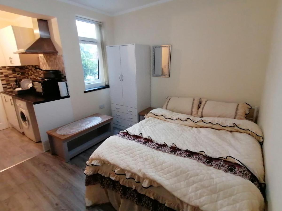 Self-Contained Studio Flat Bathrooms Kitchens Upgrade Locations To City Centre 15 Minutes Walking Distance Nottingham Universities Queen Hospitals City Hospitals Extérieur photo