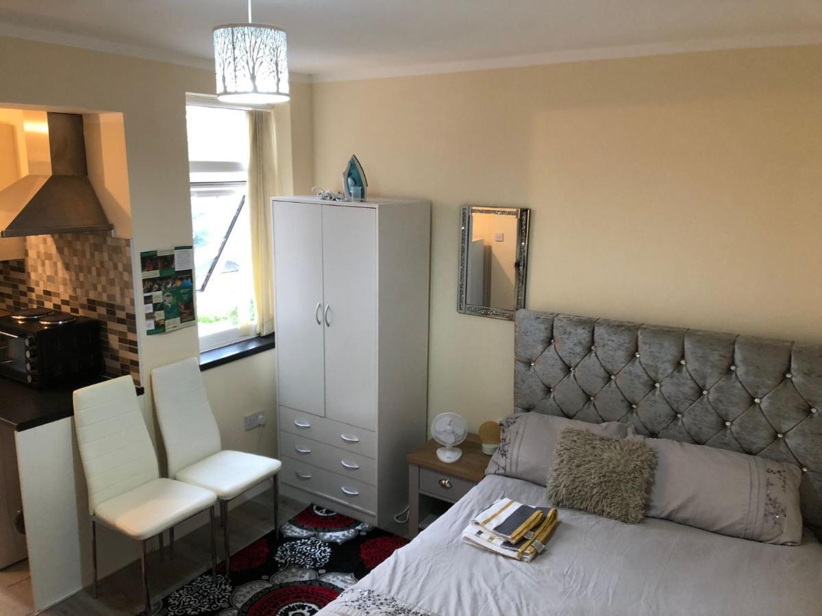 Self-Contained Studio Flat Bathrooms Kitchens Upgrade Locations To City Centre 15 Minutes Walking Distance Nottingham Universities Queen Hospitals City Hospitals Extérieur photo