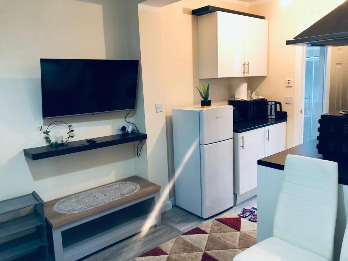 Self-Contained Studio Flat Bathrooms Kitchens Upgrade Locations To City Centre 15 Minutes Walking Distance Nottingham Universities Queen Hospitals City Hospitals Extérieur photo